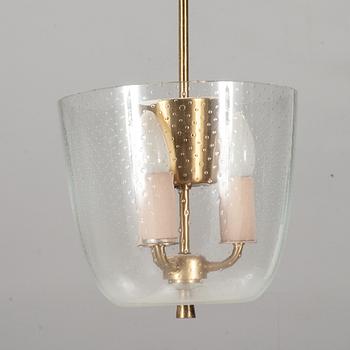 TAKLAMPA, mässing och glas, 1950/60-tal.