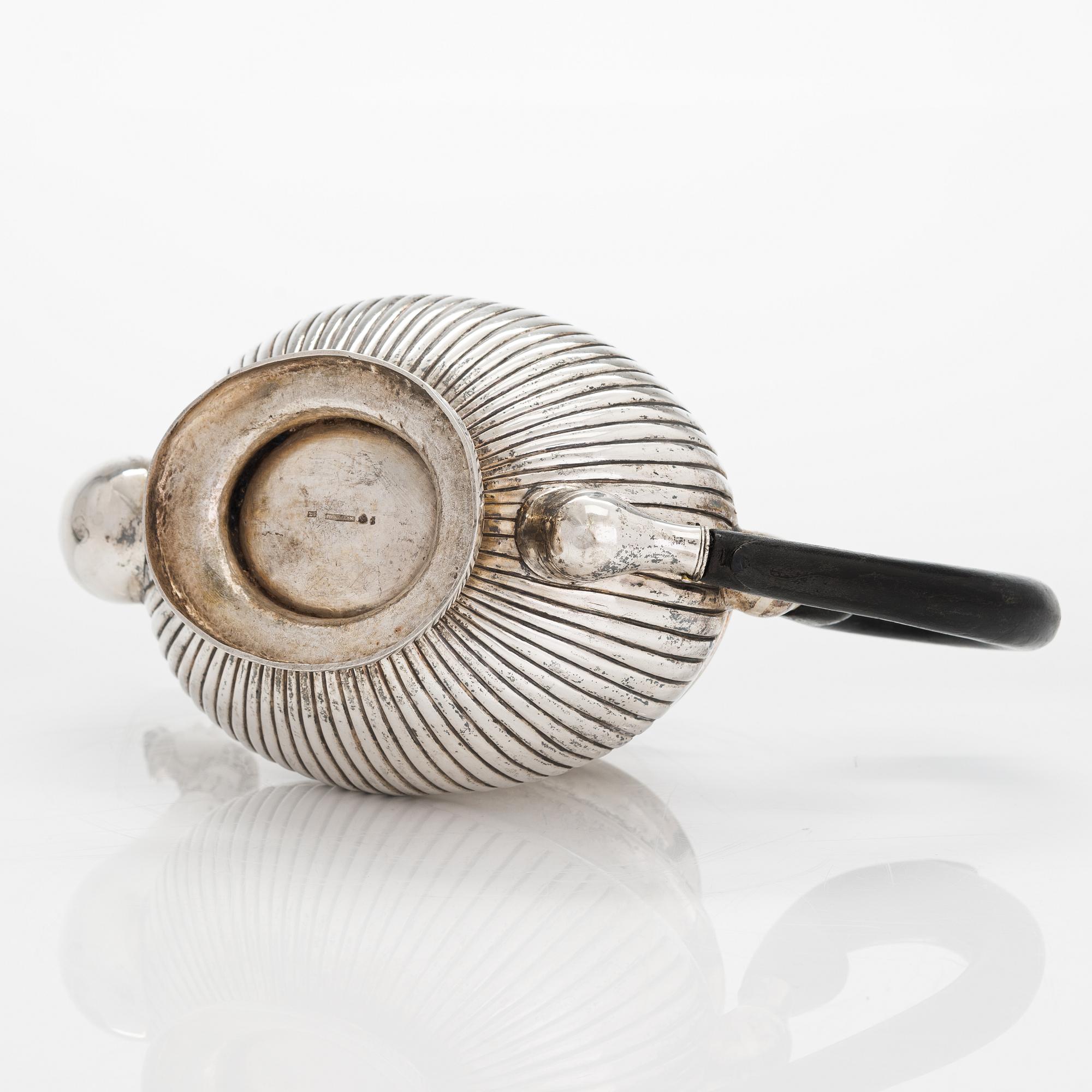 A Late-Empire silver teapot, maker's mark of Carl Petter Norlin, Malmö 1830.