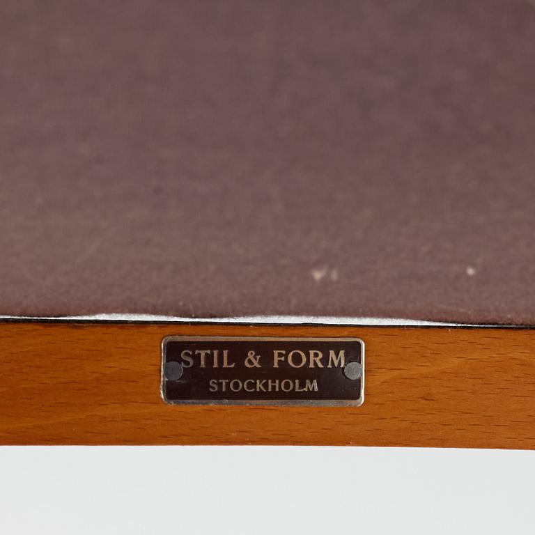 A dressing table with stool and mirror, Stil & Form Arkitektkontor för Möbler o. Inredningar, Stockholm, 1944.