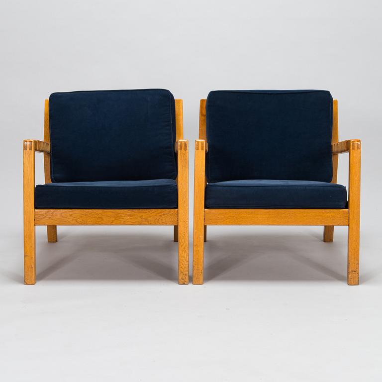 Carl Gustaf Hiort af Ornäs, a pair of mid-20th-century 'Rialto' open armchairs, Puunveisto Oy - Träsnideri Ab, Finland.