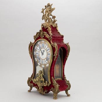 A Louis XV-style bracket clock, probably 19th century, dial and clockwork marked Charles Baltazar, Paris.