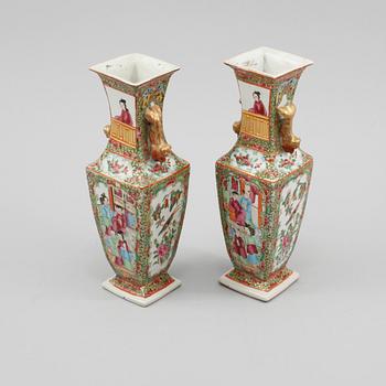VASER, ett par, porslin, Kina, Kanton, 1800/1900-tal.