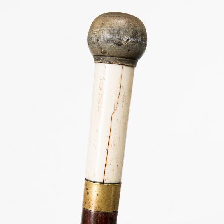 KÄPPSVÄRD, trä, mässing och ben, 1800-talets slut.
