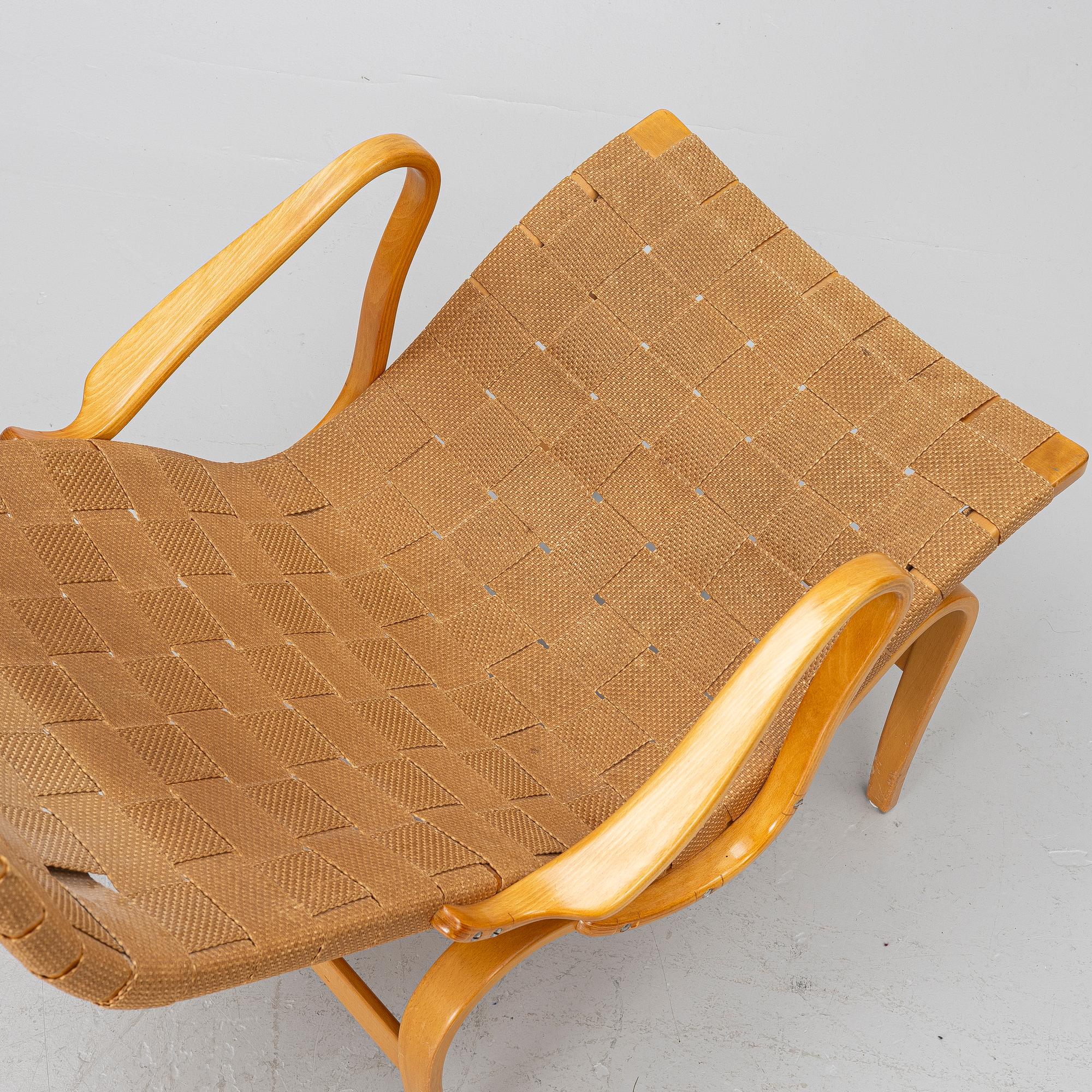 Bruno Mathsson, Armchair, 'Pernilla', Firma Karl Mahtsson, Värnamo, 1944.