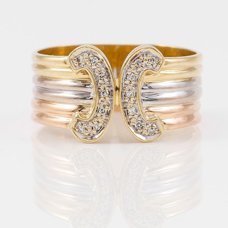 RING, 18K trefärgat guld samt mindre diamanter.