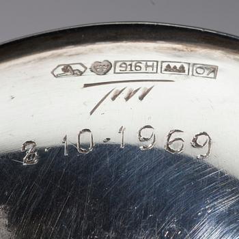 SKÅLAR, 2 st, silver, Tapio Wirkkala, signerade TW, Hopeakeskus, Tavastehus 1960-tal. Tot. vikt 169 g.