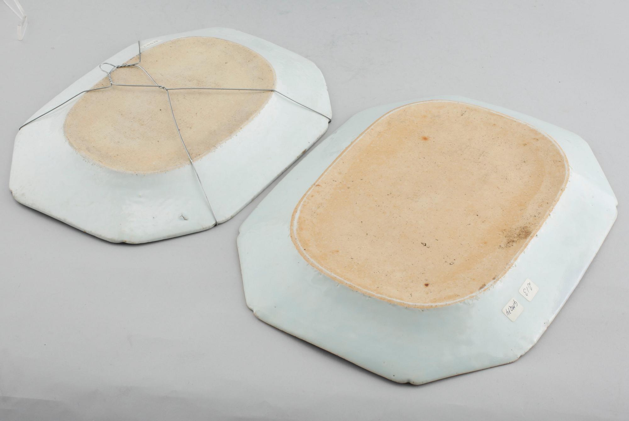 Three porcelain chinese serving dishes from the 18th and 19th century.