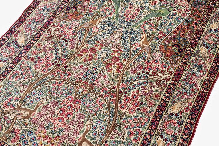Matta, antik Kirman Laver, södra Persien, ca 210 x 134 cm.