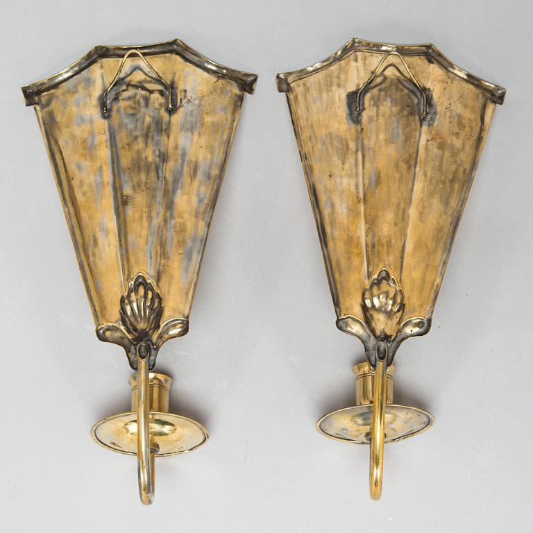 Paavo Tynell, a pair of 1930s wall sconces '7002' for Taito Finland.