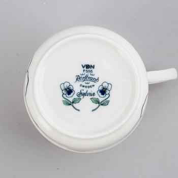 Sylvia Leuchovius, a part 'Sylvia' porcelain coffee and dinner service, Rörstrand (102 pieces).