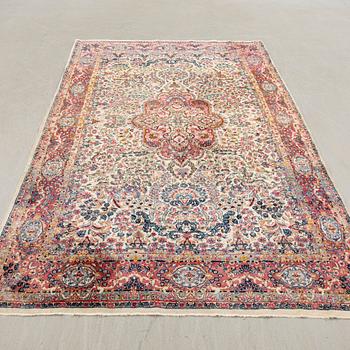 Carpet Kirman semi-antique approx. 265x175 cm.