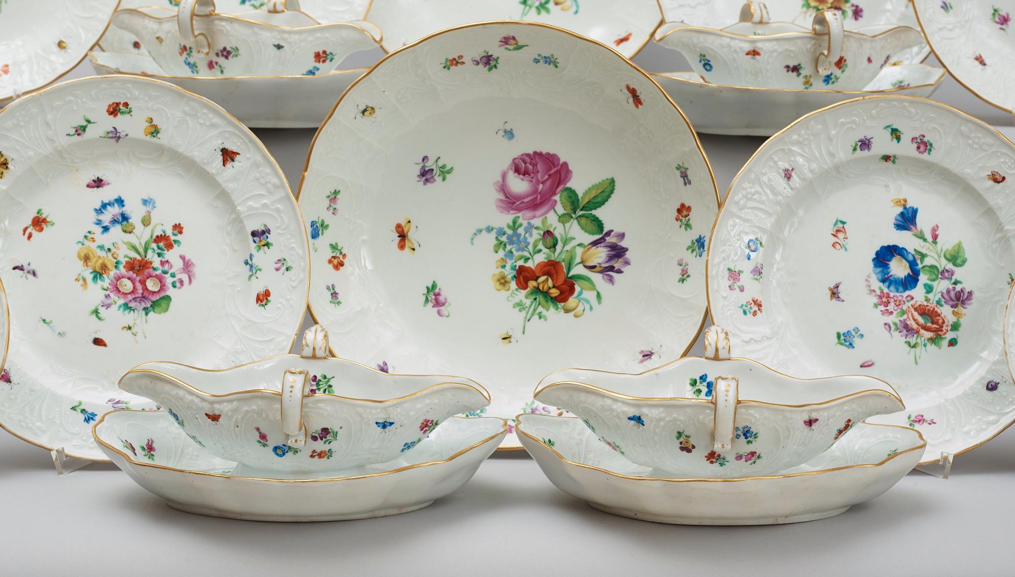 SERVIS, 78 delar, porslin. Meissen, främst 1700-tal.