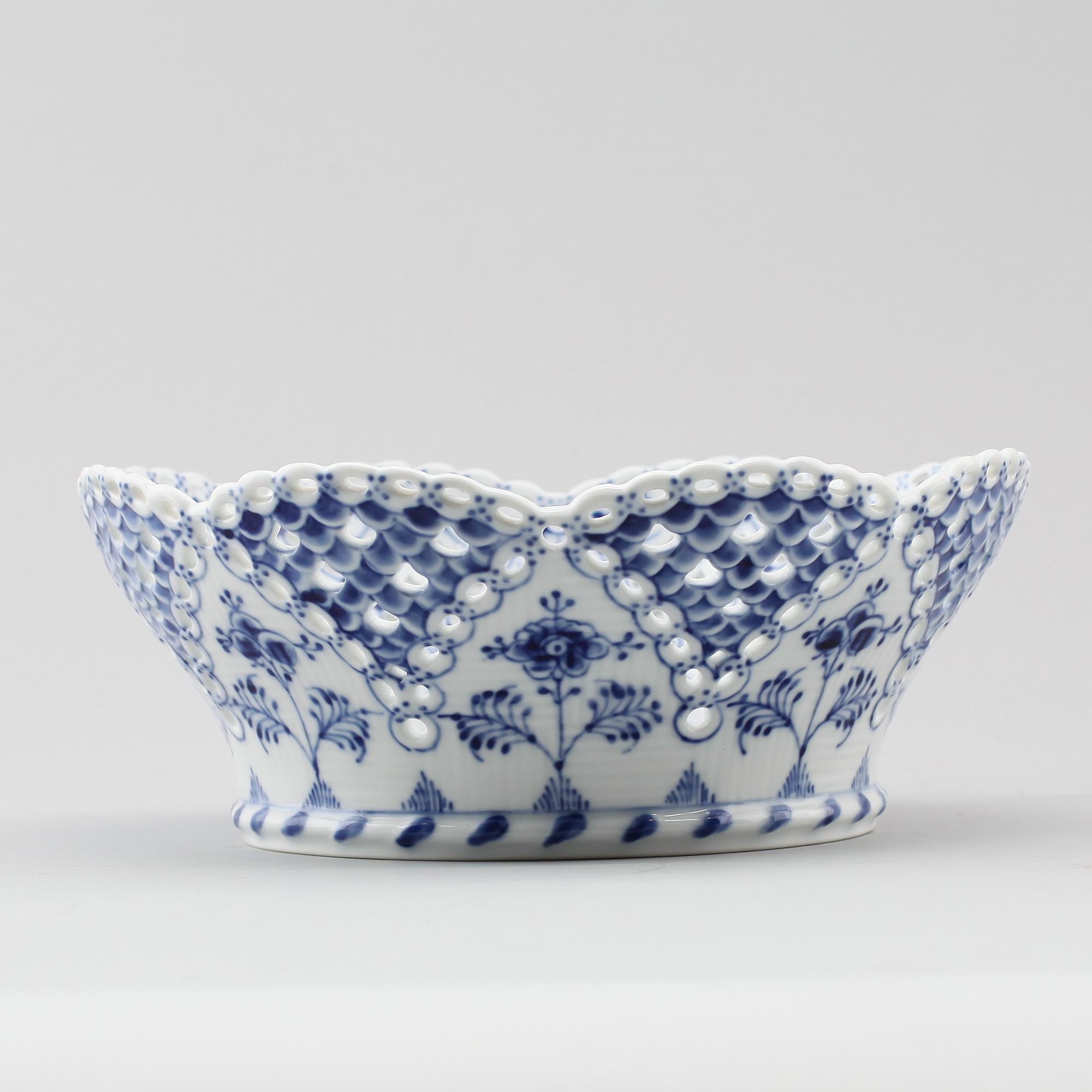 SKÅL, porslin, "Musselmalet", Royal Copenhagen.