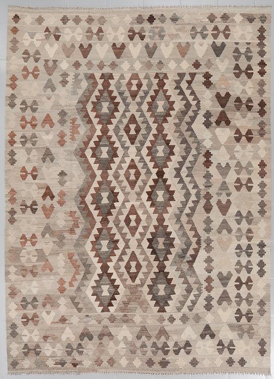 A kelim rug, ca 293 x 212 cm.