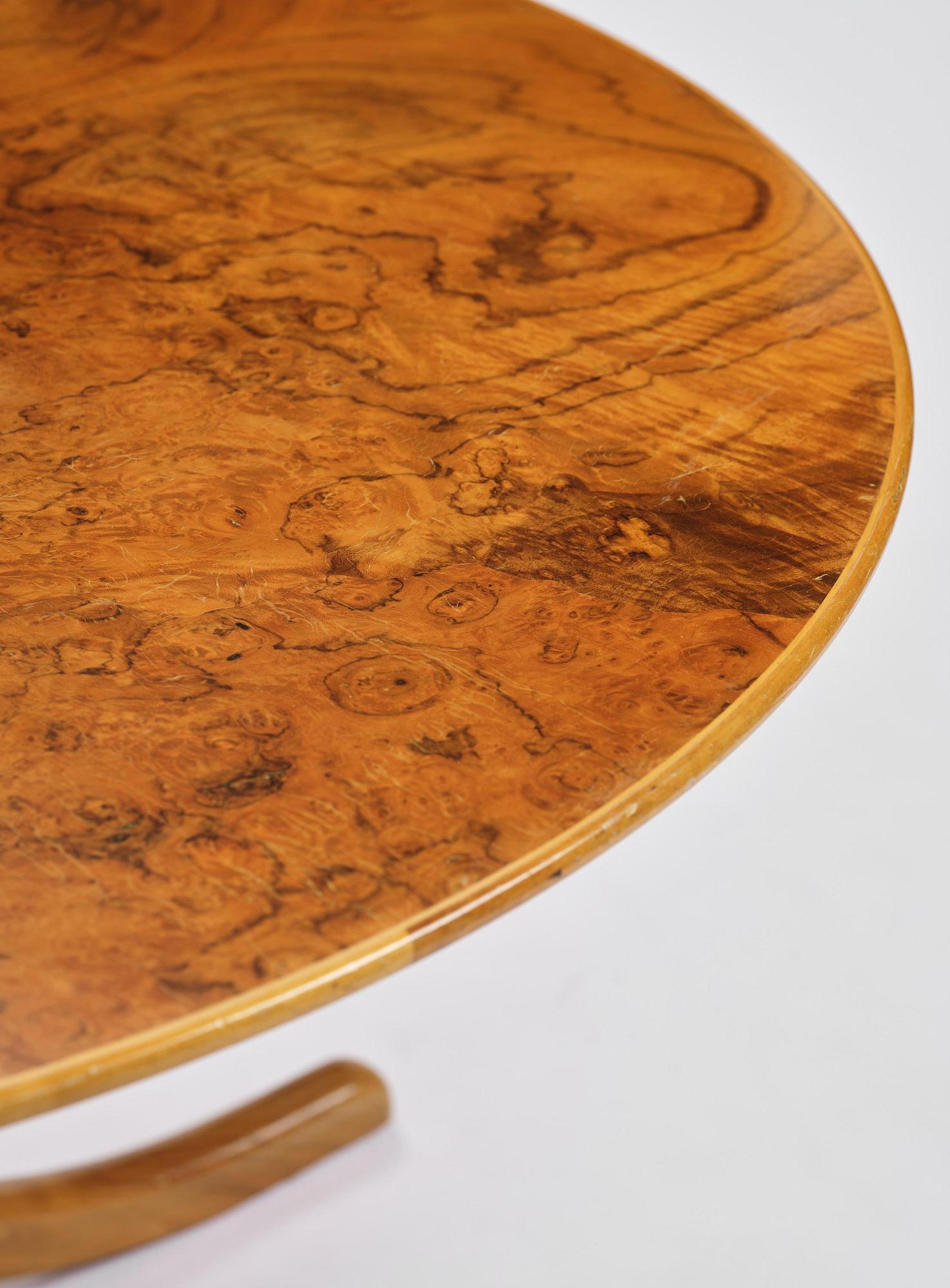 Josef Frank, a walnut veneered table model 1028, Firma Svenskt Tenn, pre 1985.