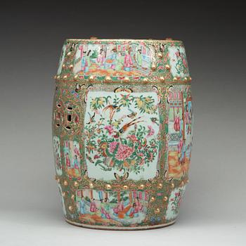 A Canton famille rose garden seat, Qing dynasty, 19th Century.