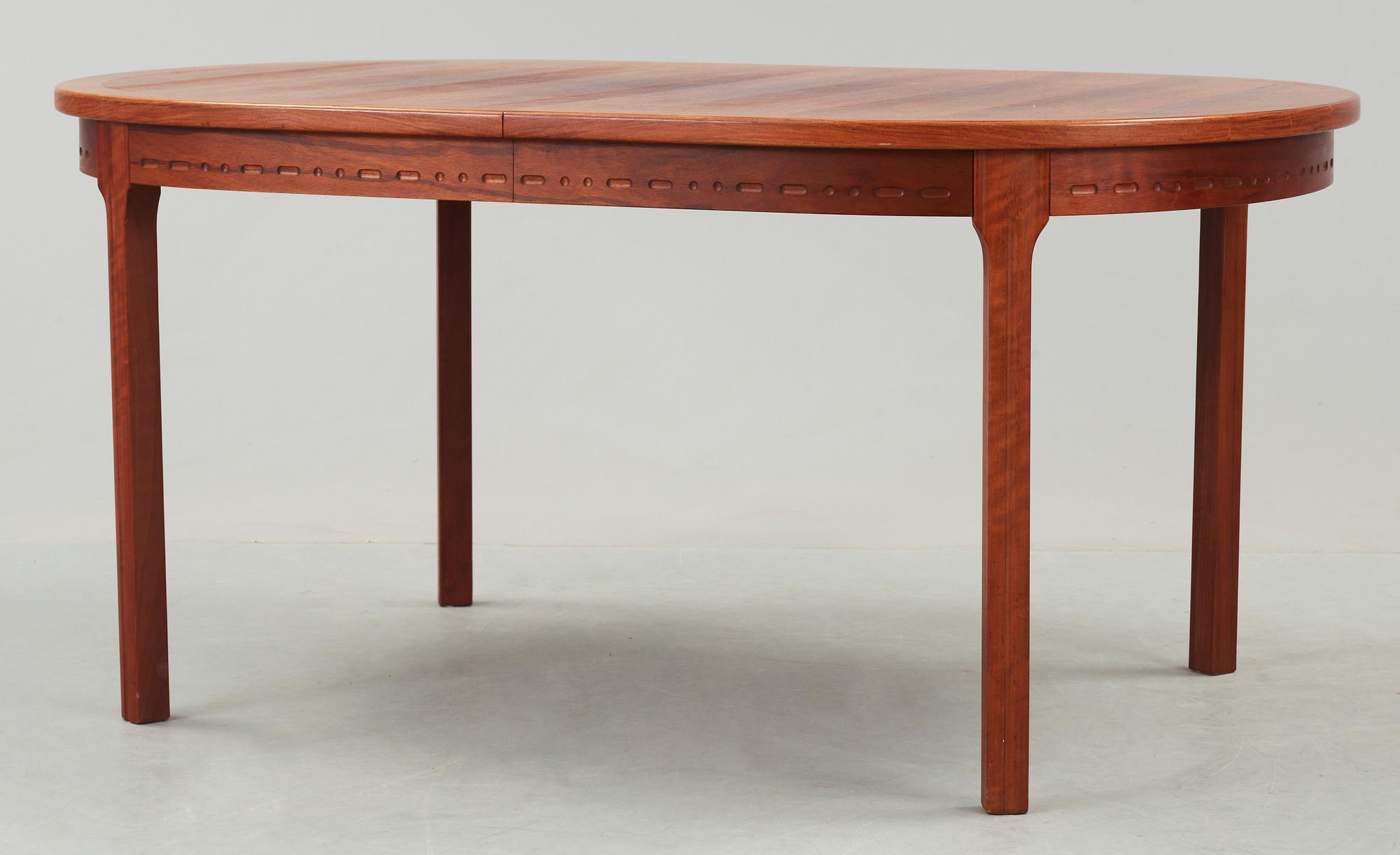 MATBORD med 2 st iläggsskivor, 1950/60-tal.