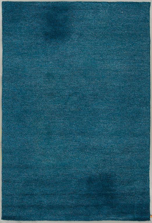 MATTA, "Gry". handtuftad  designad av Gunilla Lagerhem Ullberg, Kasthall. Formgiven 2011.  Ca 300x200 cm.