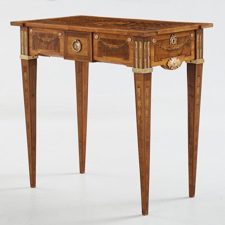 DAMARBETSBORD, av Georg Haupt, (mästare i Stockholm 1770-1784), ej signerat. Gustavianskt.