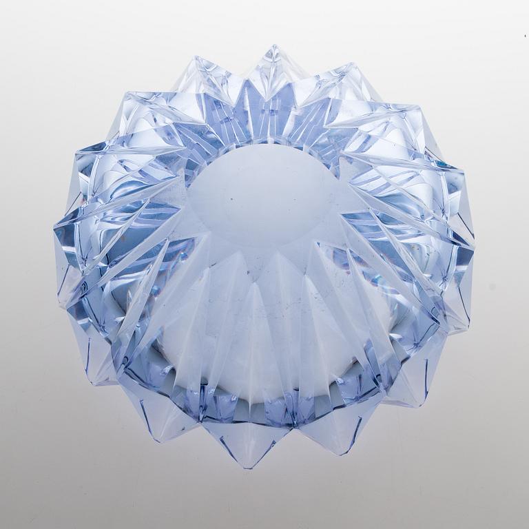 Aimo Okkolin, A 'Water lily' bowl, signed Aimo Okkolin Riihimäen Lasi Oy.