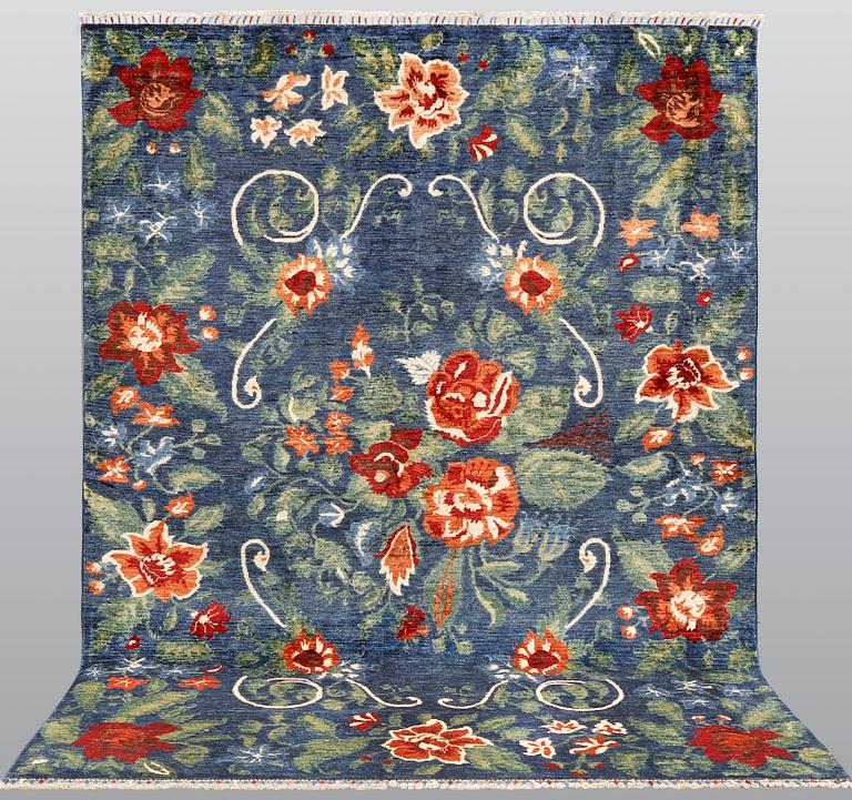 A Ziegler design carpet, ca 235 x 175 cm.