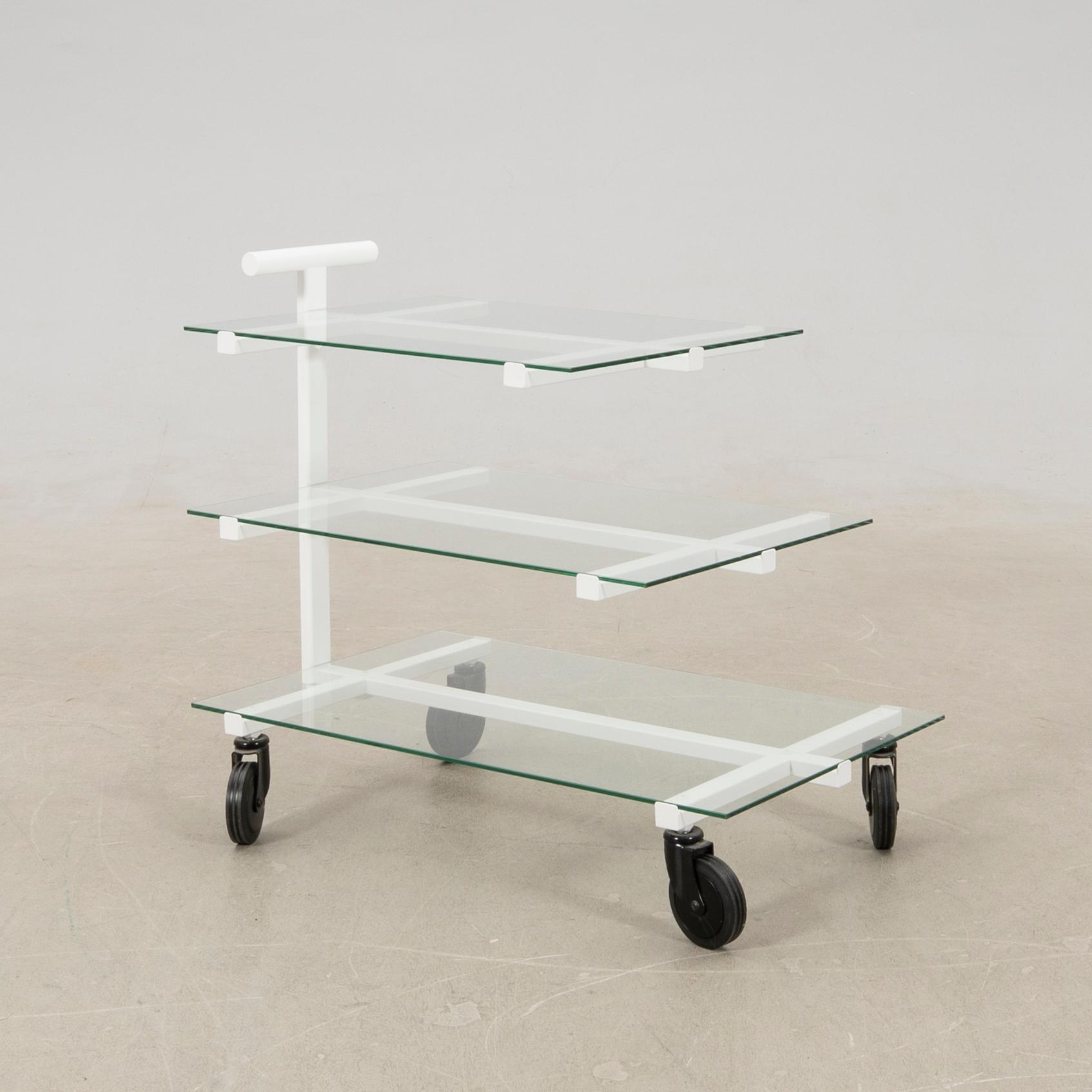 Josef Frank, te-/serveringsvagn, modellnr 691 för Firma Svenskt Tenn.