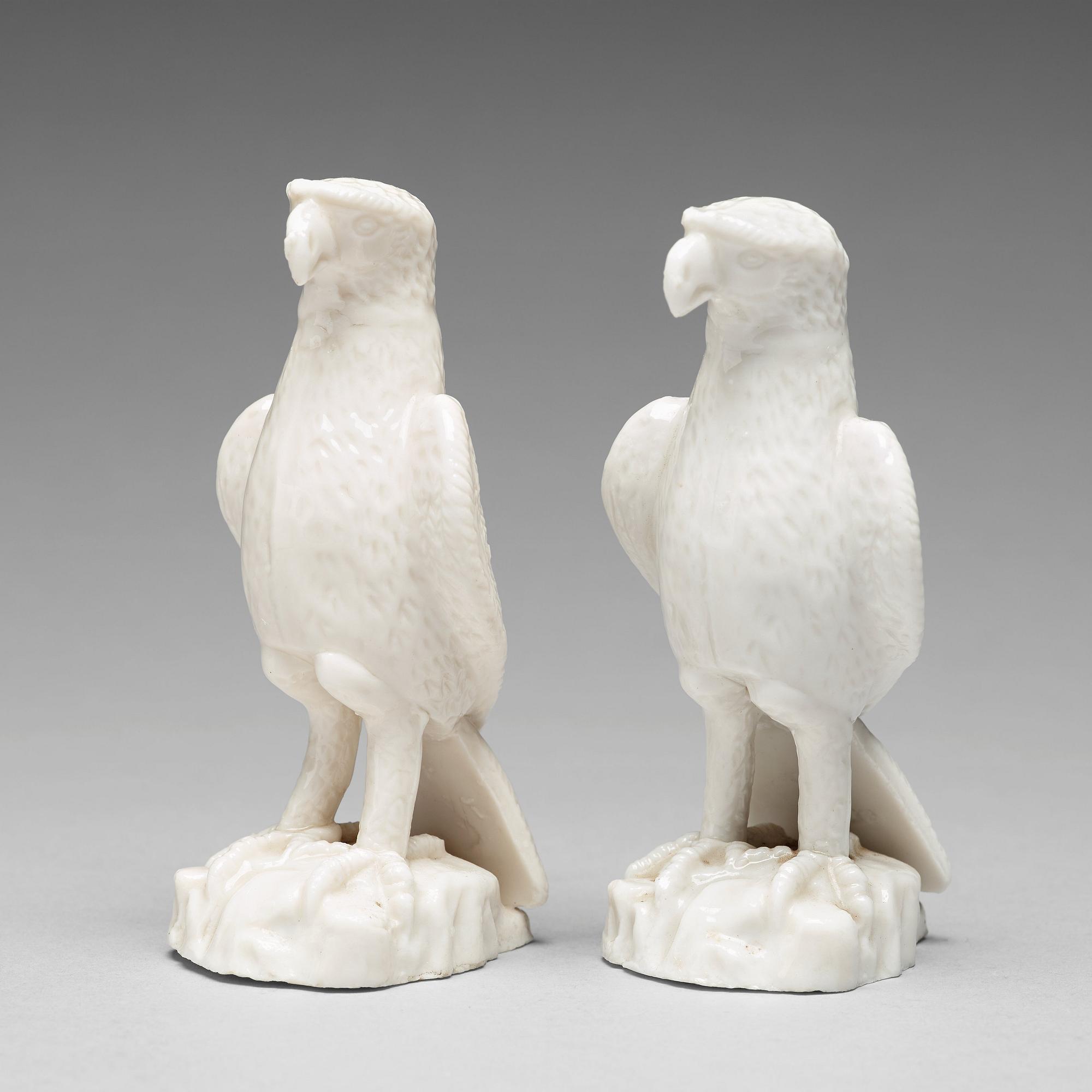 FIGURINER, ett par, blanc de chine. Qingdynastin, 1700-tal.