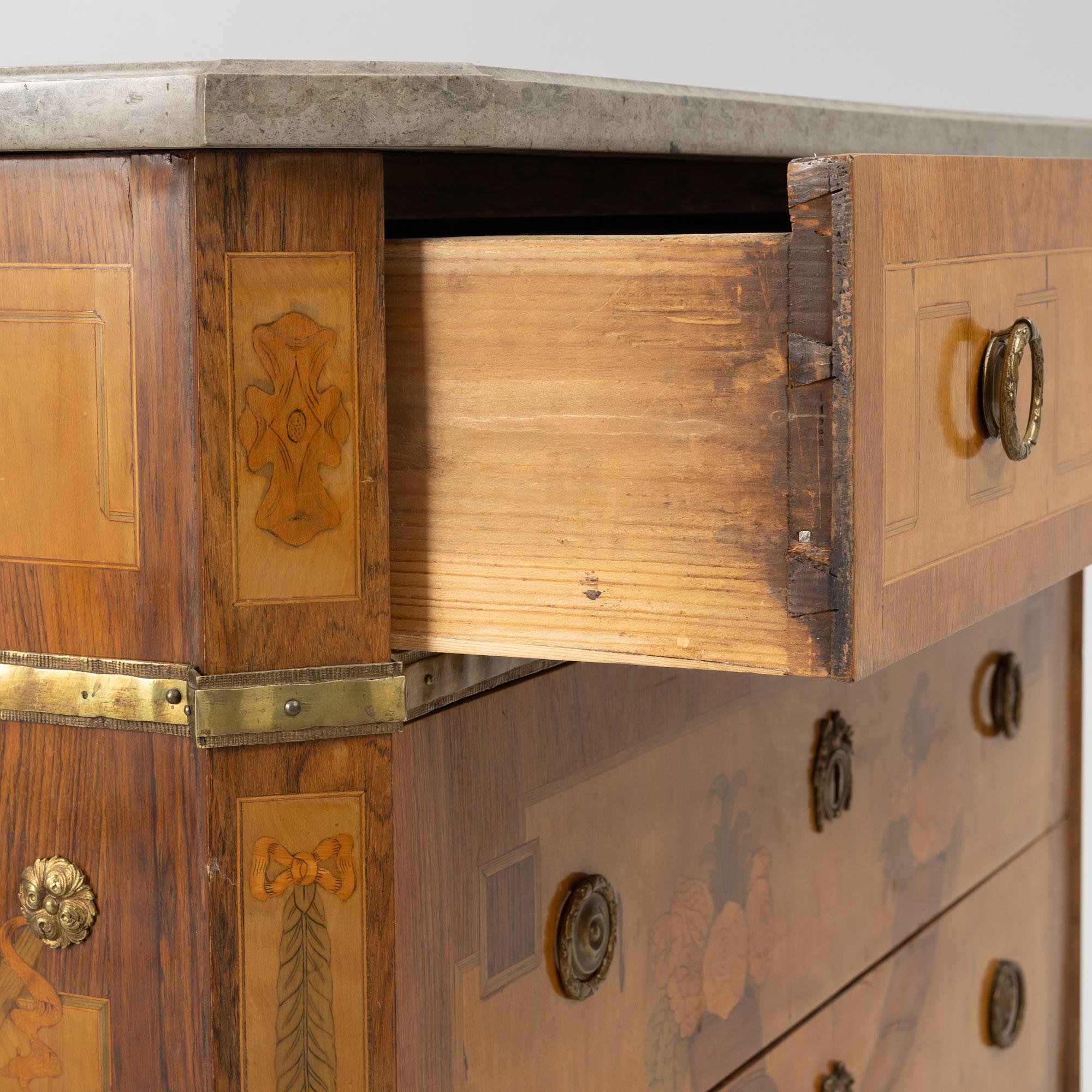 Byrå, gustaviansk stil 1800-tal.