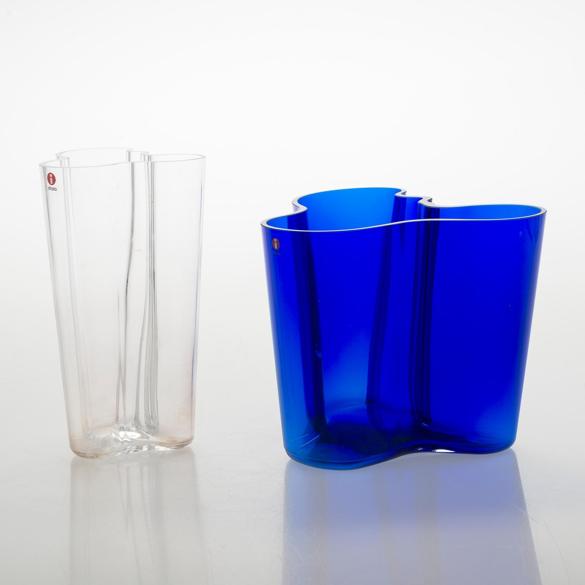 Alvar Aalto, maljakoita, 2 kpl, "3030", signeerattu Iittala sekä Alvar Aalto Iittala.