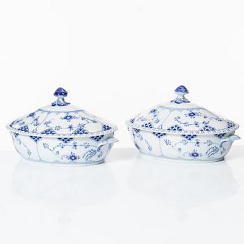 Royal Copenhagen, terriner med lock, ett par, "Musselmalet Helblonde", Danmark, 1979-83.