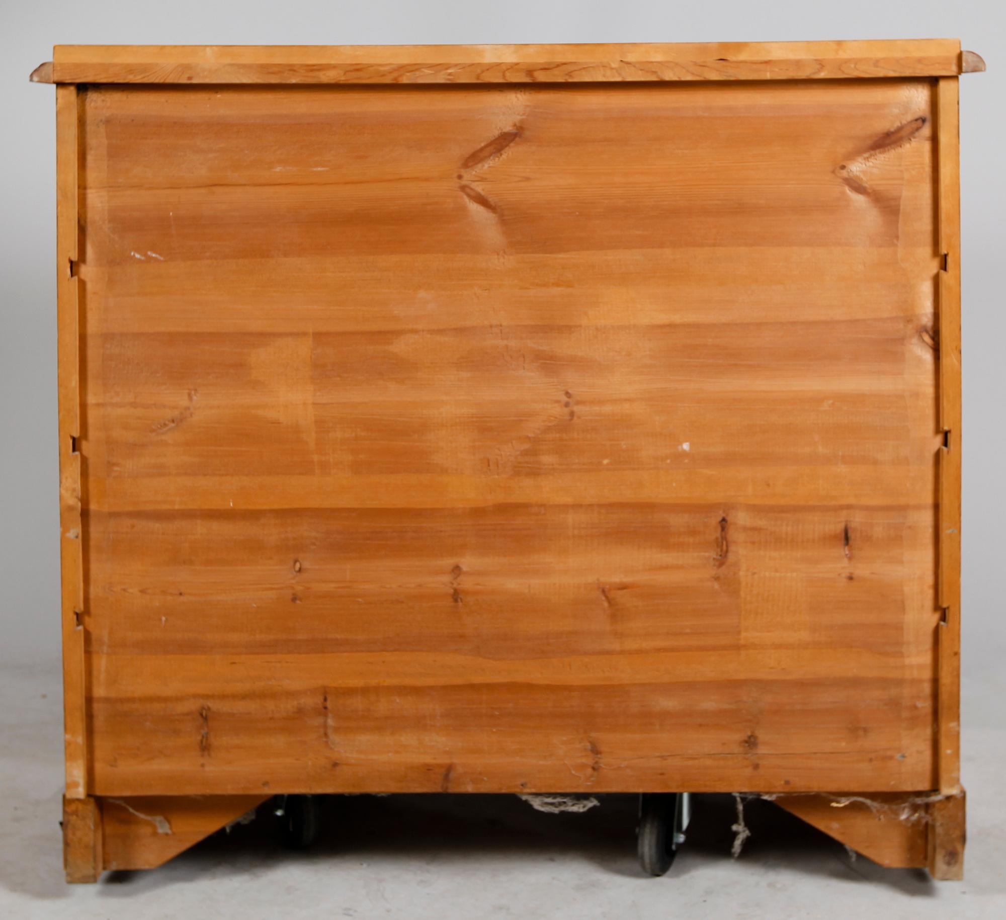 BYRÅ, senempire, 1800-talets mitt.