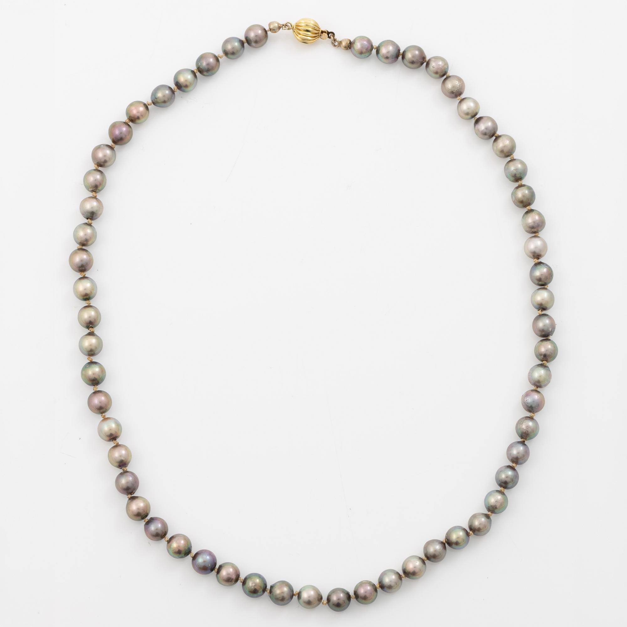 Collier med odlade pärlor, lås 18K guld.
