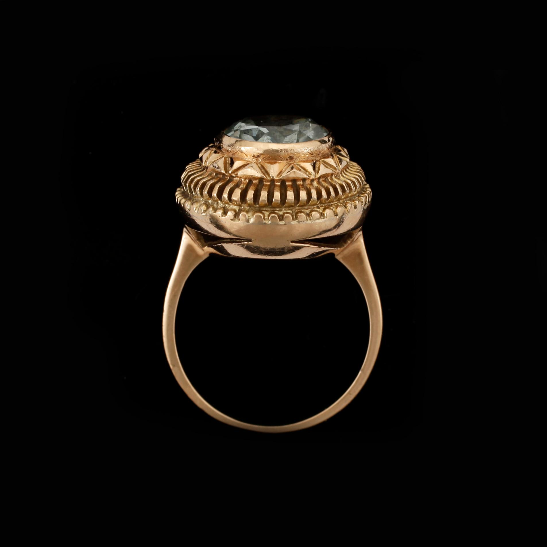 RING, 14k guld med grönsten. Vikt ca 9,2 gram.