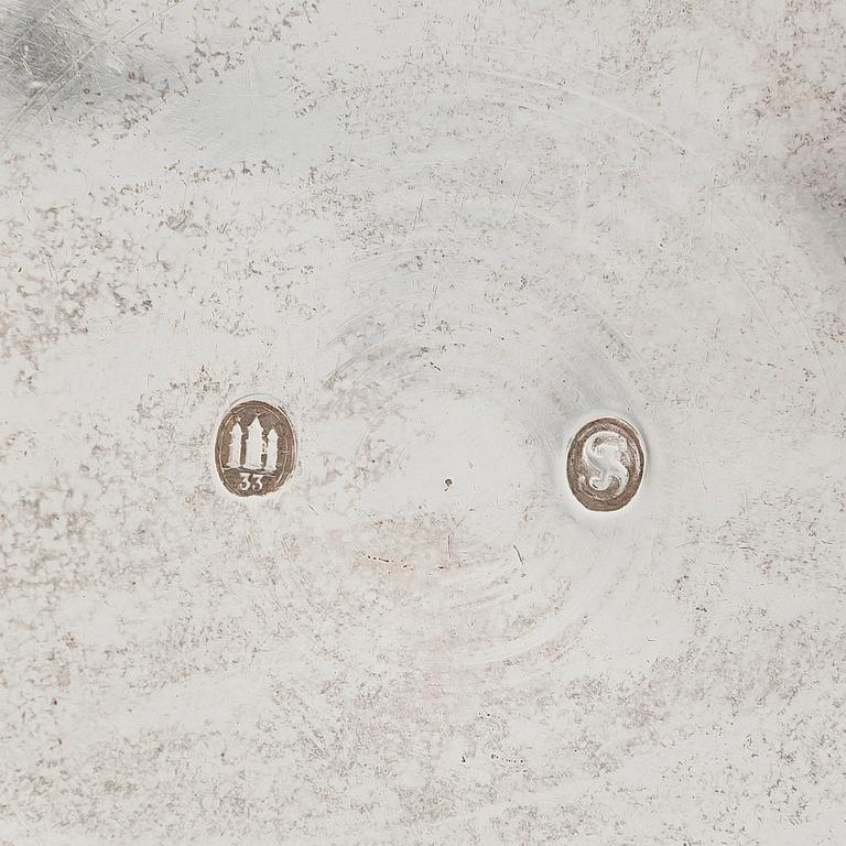 Haarukka ja lusikka, George Jensen, hillolusikka, leimattu Holm, sekä tarjoiluastia, hopeaa, Kööpenhamina n.1930-33.