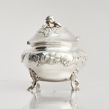 A Swedish 18th century silver sugar-casket, mark of Arvid Castman the younger, Eksjö 1774.