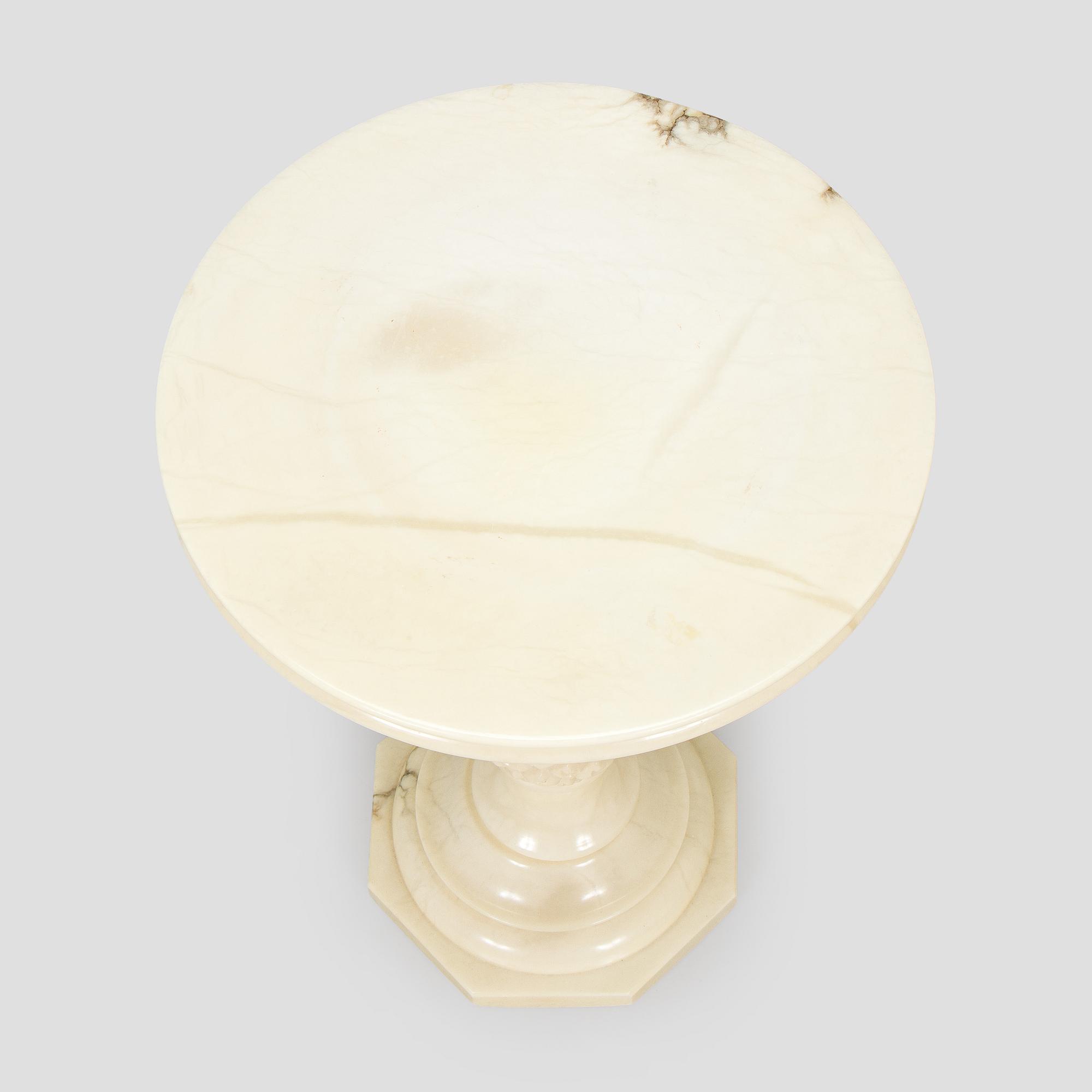 Sidobord, alabaster, 1900-tal.
