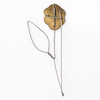 Alexander Calder, flower brooch, 1940.