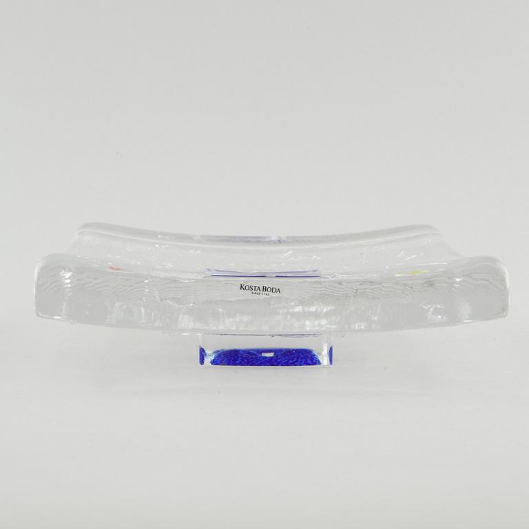 A glass platter by BERTIL VALLIEN for Kosta Boda, second half of the 20th century.