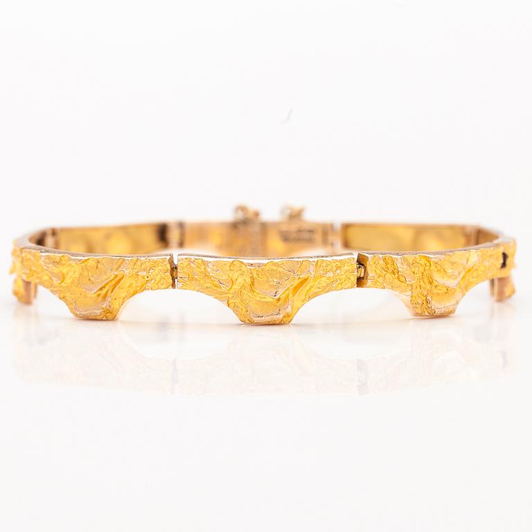 BJÖRN WECKSTRÖM, A 14K gold bracelet "Golden bridge", Lapponia 1981.