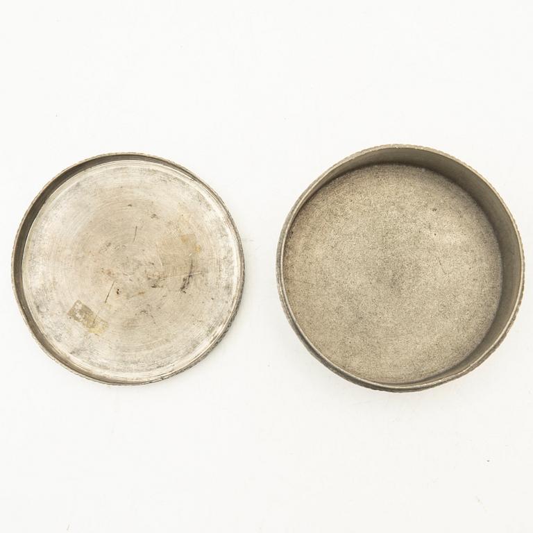 Estrid Ericson, Dosa med lock, Firma Svenskt Tenn, 1948, Stockholm.