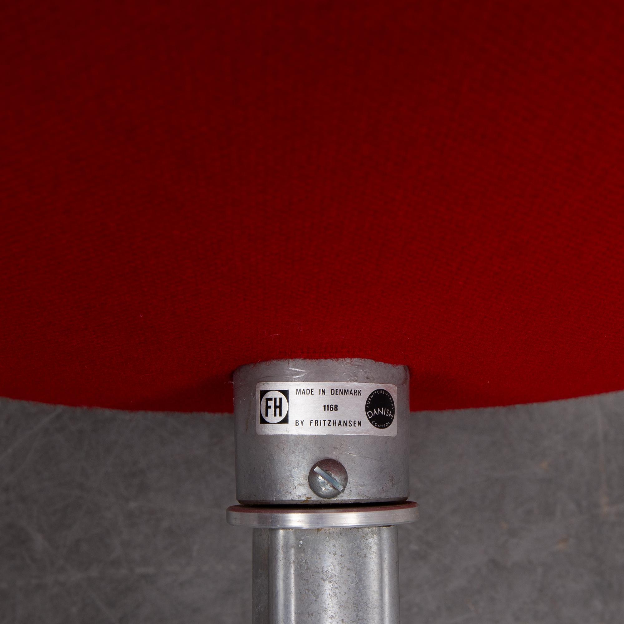 Arne Jacobsen, fåtölj, "Svanen", för Fritz Hansen Danmark, formgiven 1958.