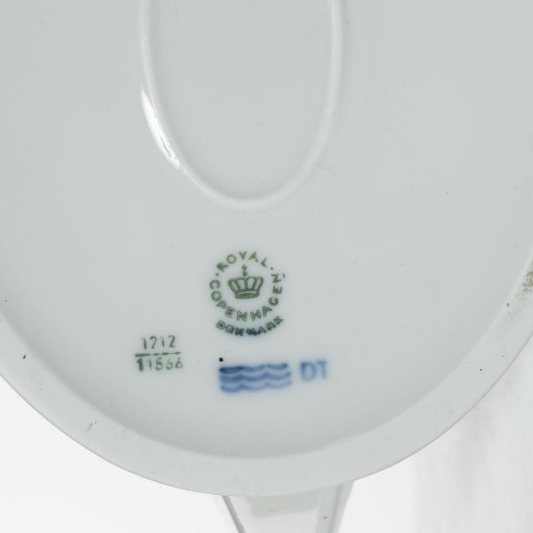 Arnold Krogh, service, 38 pieces, porcelain, "Blue Fan", Royal Copenhagen, Denmark.