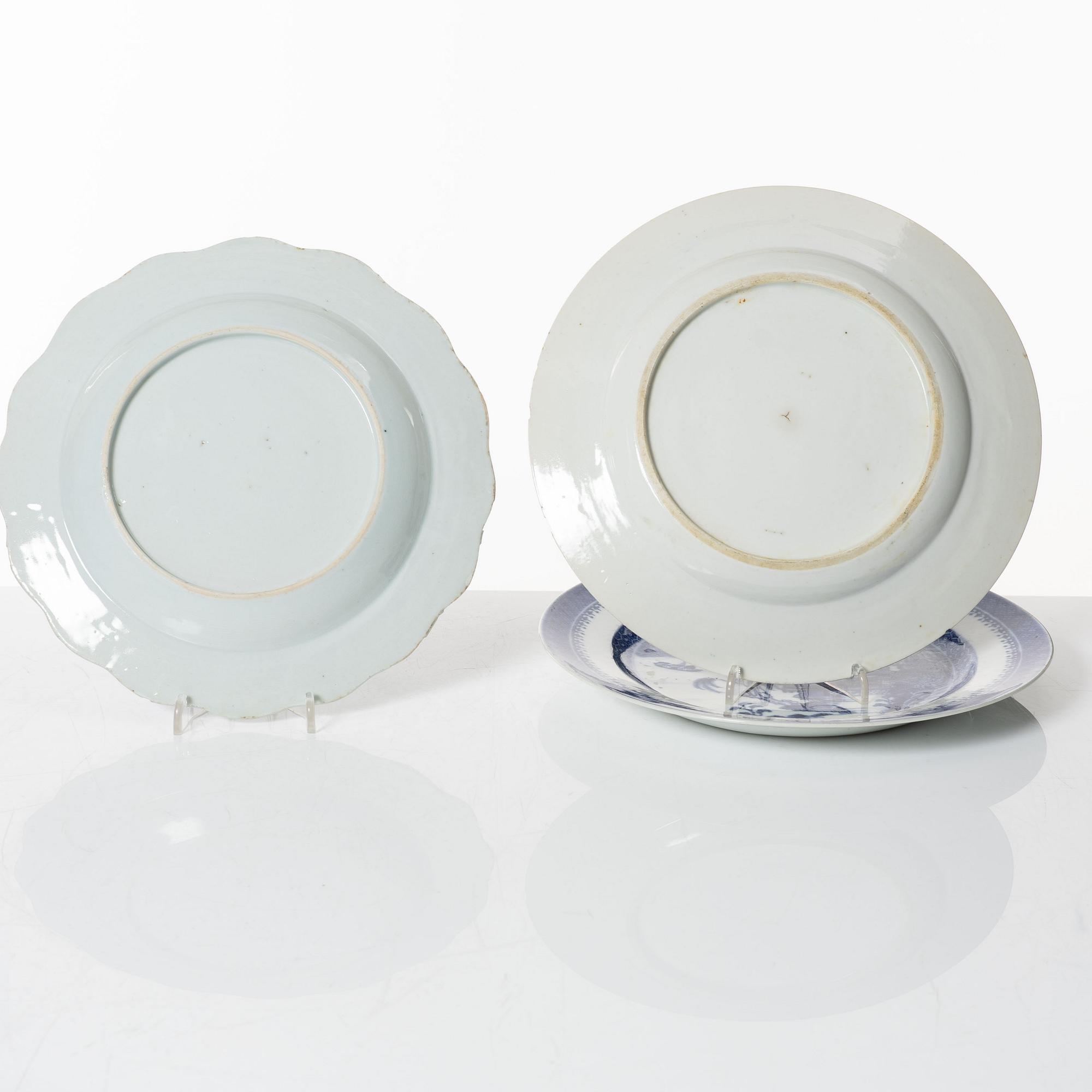 A group of nine Chinese blue and white export porcelain plates, Qing dynasty, 18th and 19th century.
