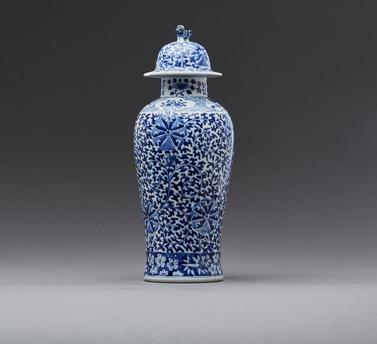 LOCKURNA, porslin, Kina, 1800/1900-tal.