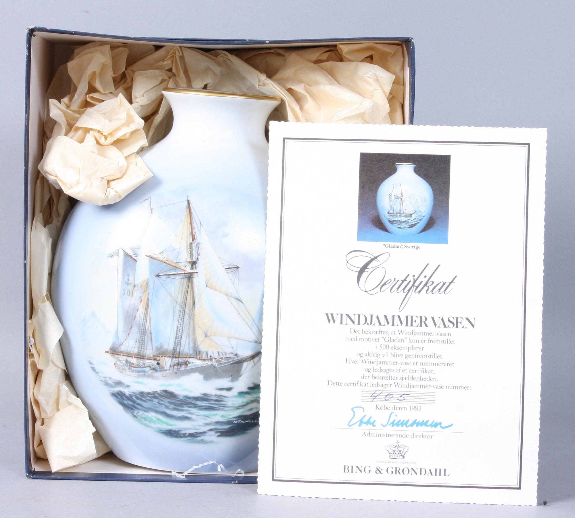 VAS, porslin, "WINDJAMMER VASEN", Bing & Gröndahl, ltd 405/500.