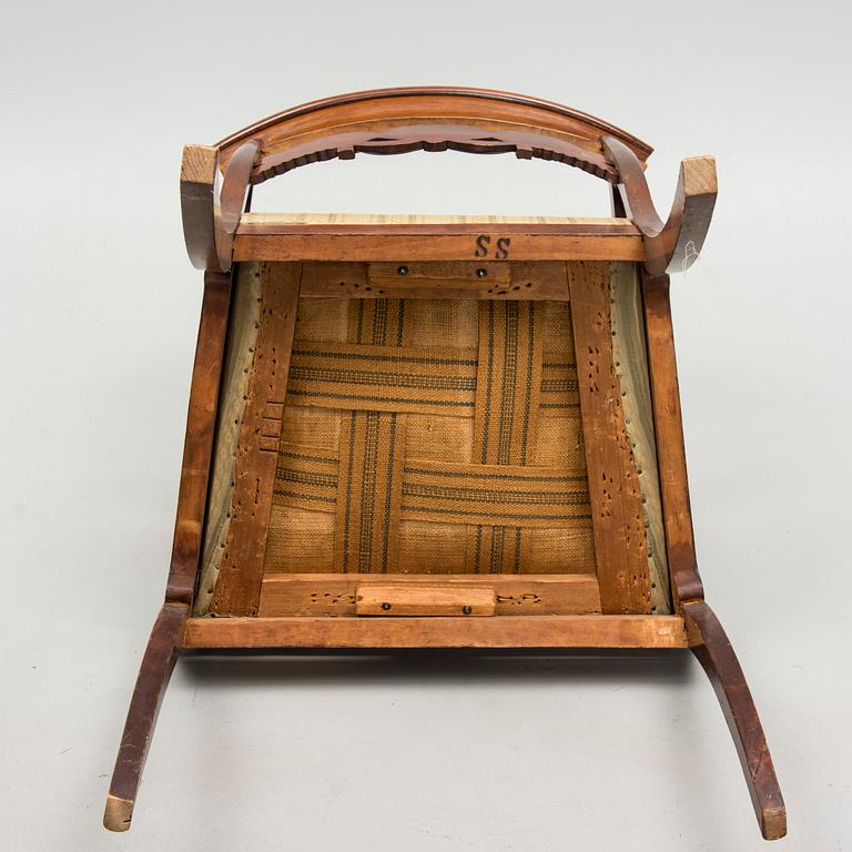 KARMSTOLAR, ett par, ca 1830-1840-tal.