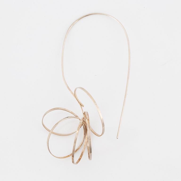 Cecilia Johansson, one earrings silver.