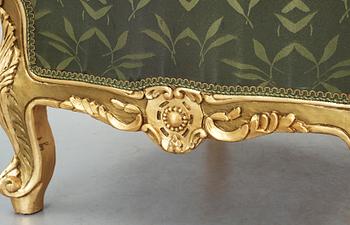 FÅTÖLJER, ett par och BORD, rokokostil, 1900/2000-tal.