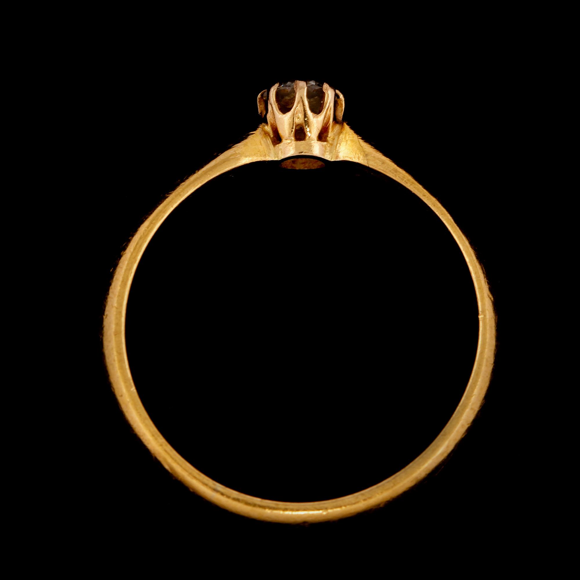 RING, 20k guld med äldre briljantslipad diamant, otydliga stämplar. Vikt 4 g.