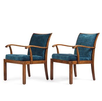 268. Axel Larsson, a pair of armchairs, Svenska Möbelfabrikerna Bodafors. This model was exhibited at the Stockholm Exhibition 1930.